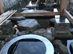 御清水（ごしょうず）。名水百選にも選ばれている湧水スポット。
