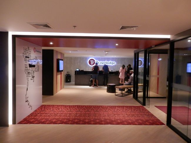 ロビー＆フロントデスクです。<br />出来たてなのでどこもピッカピカです。<br />