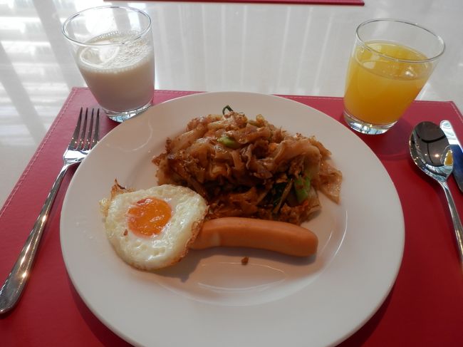 そして何よりスタッフの方達が親切でした。<br />最終日、朝早く、レストランオープン前にコーヒーだけもらい行こうとするとその場で直にお弁当を作ってくれました。<br />忙しいのにカップンカップ！