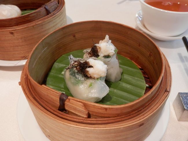 ロブスター入りのシュウマイです。<br />こう言う高級食材のお料理はブッフェなのに1回限定の注文です。