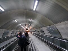 リバティスクウェア駅から地下鉄で帰ります