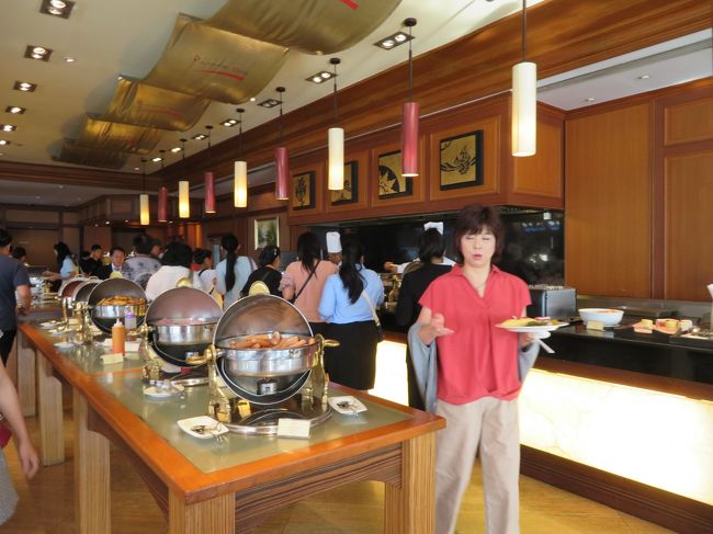 ホットミール・コールドミール…等々。コックさんが何人も出ていて卵料理等直接作ってくれました