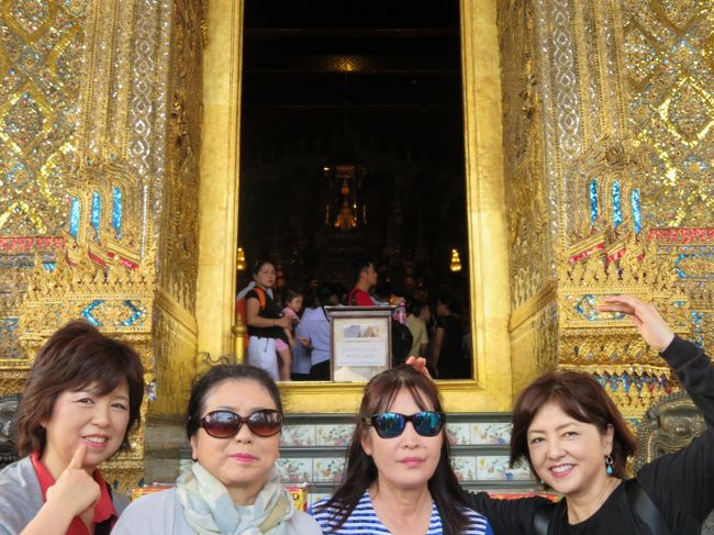 エメラルド仏はこの建物の中に安置されてました。思い出しました