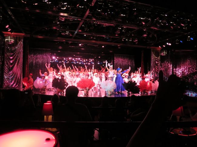 ニューハーフの方たちのスタイルの良さやプロ魂に感動。スッゴク楽しい思い出になりました。ショーが終わってピックアップホテルからトゥクトゥクにのってホテルに戻り、2日目無事終了。明日はアユタヤ遺跡に行くので朝が早いです。