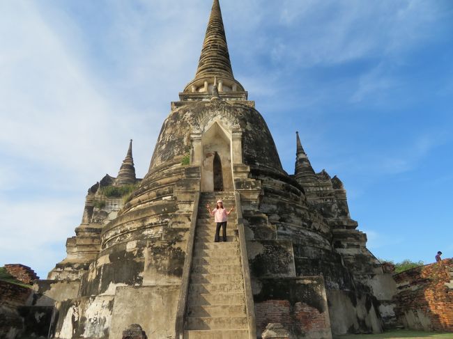 天気にも恵まれ、急階段でしたが、上ってみました