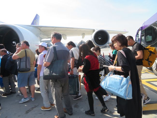 着いた時と同様、帰る時もおき留めでした。タイ航空の本拠地空港なのにね