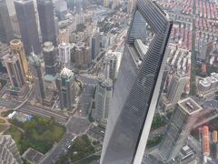 101階建ての上海環球金融中心

ここの展望室も上海タワーと同じ値段なんですが、こっちに行く人いるのかしら？