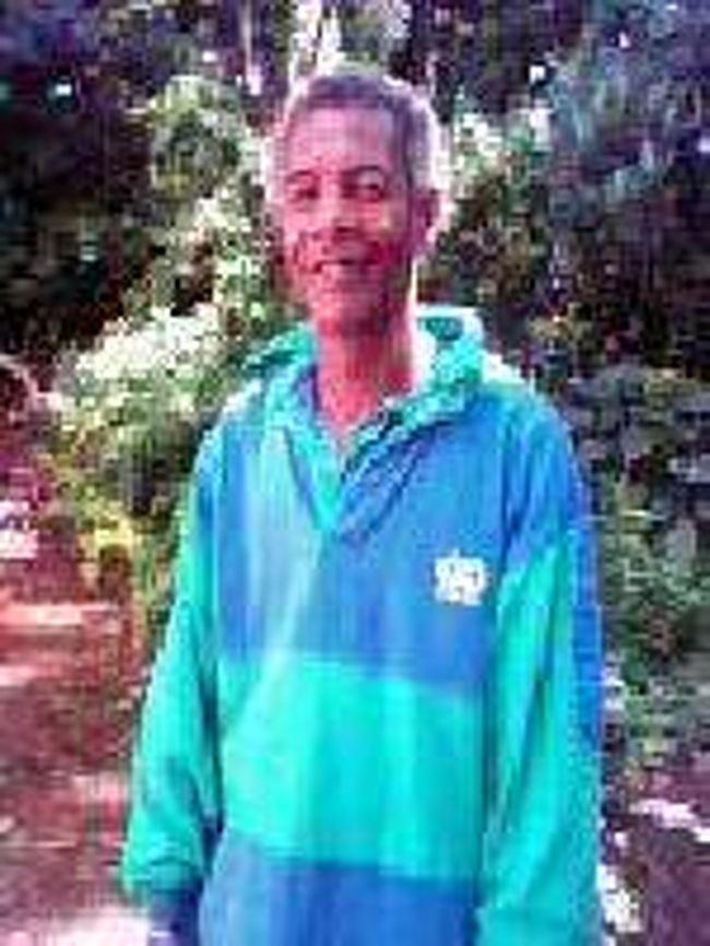 [２００７/３/１８]　(ナハンプアナ保護区の管理人)<br /><br />保護区内を案内してくれた、おじさんです。とてもやさしかったですよ。