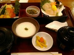 青森県立三沢航空科学館には、閉館時間まで過ごして三沢空港まで、帰ってきました。夕食は、ホタテ御膳をいただきました。