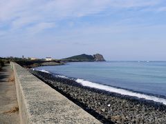 むこうに芥屋の大門