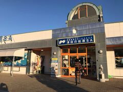 最初のトイレ休憩は津田の松原SAです。

ここには讃岐うどんのセルフのお店があります。
