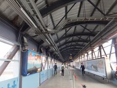 その前に高雄駅で大好きな風景を1枚。
昔風な駅の佇まいがたまらないんです。