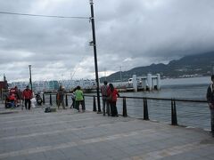 以前は渡し船乗り場まで淡水駅からタクシーだったことを思い出し。。

淡水漁人碼頭クルージングが面白かったので乗ろう、というとイヤというツレ。