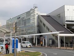 東郷駅から乗車し福間駅で下車する。
福間駅は福津市の玄関口。ここから宮地嶽神社に行くことができるが・・・
今回は時間がないのであきらめる。
福間駅は1890年9月の開業。みどりの窓口有、ICカード利用可。