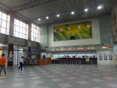 台東駅に着きましたが、予約した特急には乗り遅れてしまいました…。