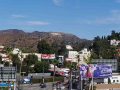 ロサンゼルス滞在５日目はハリウッドでまずお買い物 

どこでもよかったんですけどね、とりあえずSEPHORAでコスメを購入必須！ということでハリウッドハイランドへ。

ハリウッドでも動画撮影ばかりしてたばかりに、後で見たら写真ほぼなし^^;

一応ハリウッドサインはね