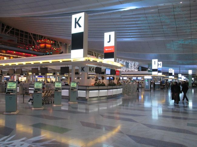 羽田空港から出発します。<br />NH186　22：15発です。