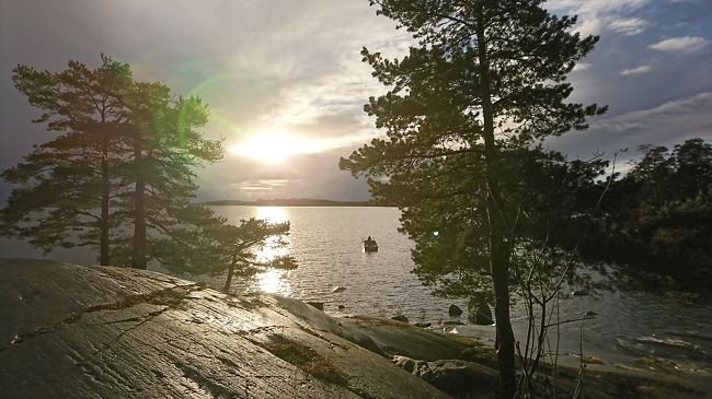 バルト海に夕陽が…きれいです。<br />今までフィンランドに来て湖しか行ったことがなかったけど、海もいいいです。