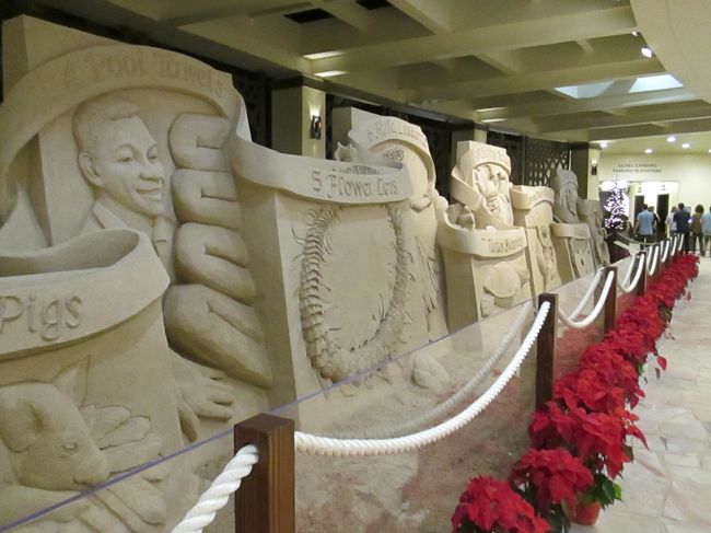 シェラトンのサンドアートを見ながら帰ります。クリスマスムードで街歩きが楽しいです。長かった１日目が終わります。