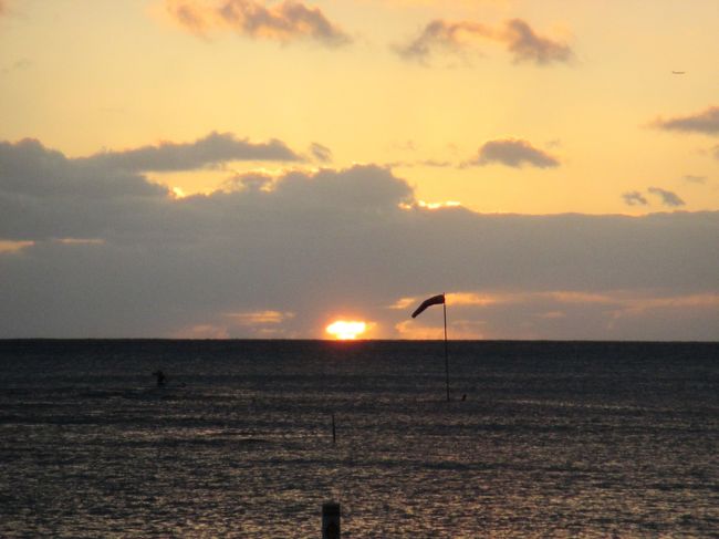 曇に隠れ気味でしたが、綺麗なサンセットが見れました。