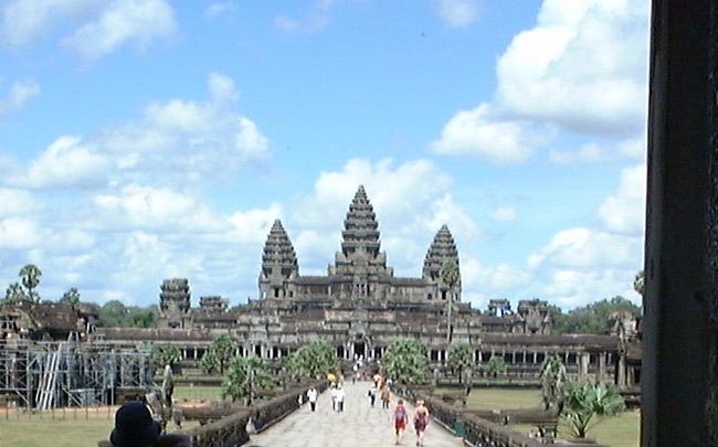 西塔門から見た中央祠堂。