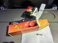 旅行最後は機内食でシメ(笑)。スティックタイプの軽食ですね～。
熱々で結構おいしかったです。

もちろん無事帰国。ということで、これにてスリランカツアー、終了!!

お読み頂いた皆様、ありがとうございましたっ(T∀T)ﾉ【感謝!!】.+ﾟ*｡:ﾟ