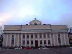 最近、図書館巡りが大好きになった私。
ヘルシンキ大学の図書館を見学に。