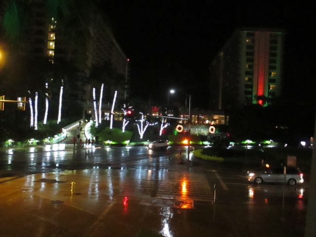 ハレコアパーキングに車を停めて5日目もお終いです。<br />雨降ってきました。