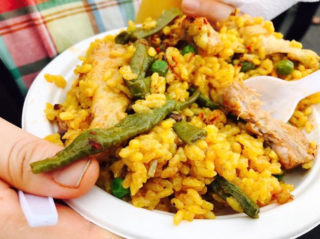 買って食べてみました。<br /><br />家にホットプレートがあったときは、来客のおもてなしでよく作って出したものです。<br /><br />本場の味は知りませんが、美味しかったです。