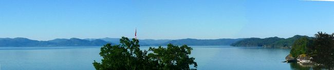 ホテルの前に広がるビョーネフィヨルド。