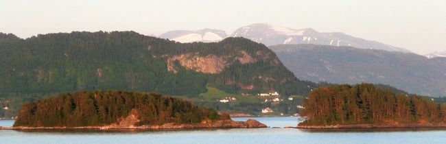 しかし何よりもソールストランホテルの若女将Pernille さん（当時はまだお子さんが居られなかったが、現在は２児の母親も兼務との事）の”おもてなし”は忘れられない。<br /><br />（参考：Pernille さんがお仕事で来日の際、ソールストランホテル訪問時にPernille さんと一緒に撮った写真を差し上げようとの小川TDの提案があり、折角だからとソールストランホテルで撮った写真をスライドショーのCDにして差し上げた。<br /><br />そのCDを作成した当時のままで、今回初めてYou TubeにUPしてみました。<br /><br />１０年前と現在とでは様子も変わっているところもあるかと思いますが・・。<br /><br />ソールストランホテル<br />https://www.youtube.com/watch?v=O4rTyhQnfDE&amp;t=53s<br />