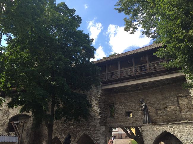 城跡の上のカフェ