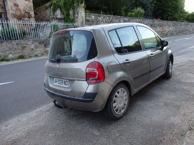 何度もお礼を言って彼女を見送り。。。