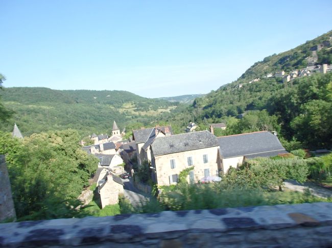 先日自転車で走った道を駅へ向かいます。<br /><br />自転車では、結構ハァハァ行った道のりもあっという間！