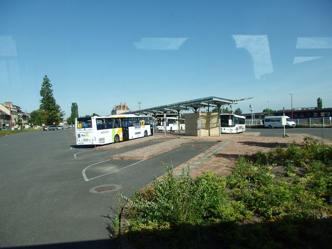 ロデツ駅前のバス停が見えて来て