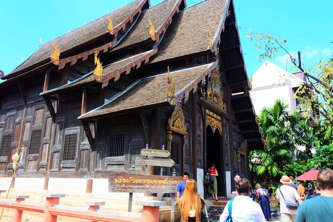 祭りの日ということもあって外国人も多かったです。