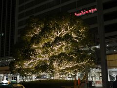 名古屋駅前のシャンパンゴールドの輝き。