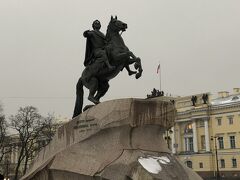 サンクトペテルブルクに帰ってきました。
デカブリスト広場の青銅の騎士像