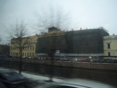 工事中ですがユスポフ宮殿
ラスプーチンが暗殺された宮殿です。
ここを見たかったので、バスの車窓からですが見れて良かったです。
いつかちゃんと見学したいです。