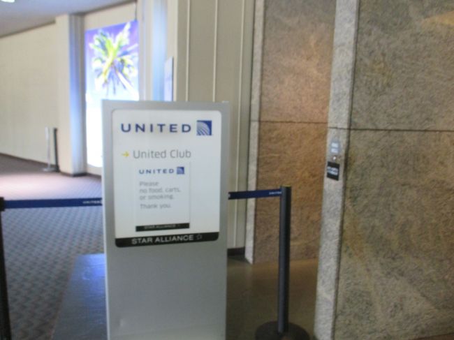 ユナイテッドクラブで搭乗まで時間を潰します。