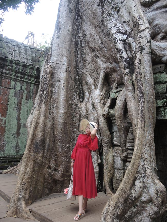 こちらも人気スポット　<br /><br />大勢の前でも動じない中国女性