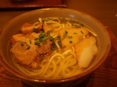 夕方になってからだいぶ遅い昼食
イオンモールにある「なびぃ食堂」で沖縄そばを食べました。

こちらはぱぱちゃんの「みやこそば」