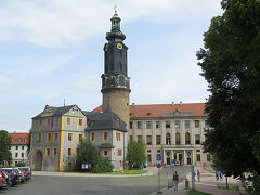 　市庁舎から少し歩いたところにヴァイマール城 (Stadtschloss Weimar) があります。ユニークな塔が目立ちます。