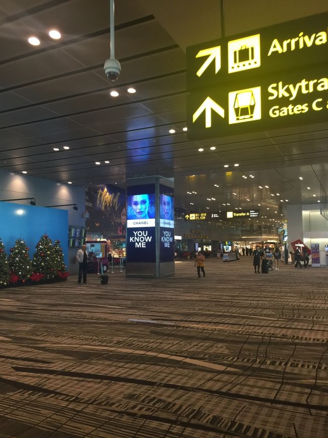 そしてやっと<br />シンガポール??<br />マジュラ シンガプーラ<br />あつたかい！