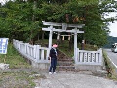 　富士御室浅間神社。ここは神社の裏側になりますが取敢えず入ります。