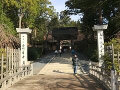 そして、金剛峯寺にお参りに行きました。
最悪な事に、納経帳忘れてしまい朱印貰えませんでした。（涙）