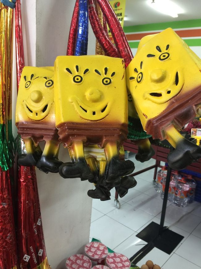 近所のコンビニにあった　イケナイ　スポンジボブ（だと思う）ｗｗ