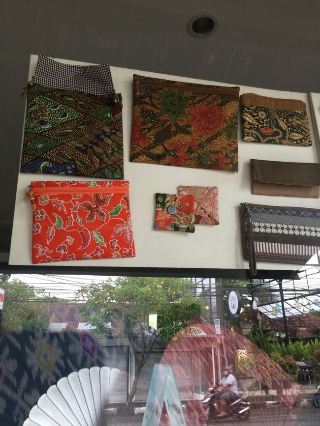 AKREAの参考になる袋物のアイディア♪<br />組み合わせがいつも秀逸である♪<br />たくさんあるのにｗｗ　コースタァをまた買った、、<br />でも買ったのはコースタァだけ！<br />偉い！ｗｗ