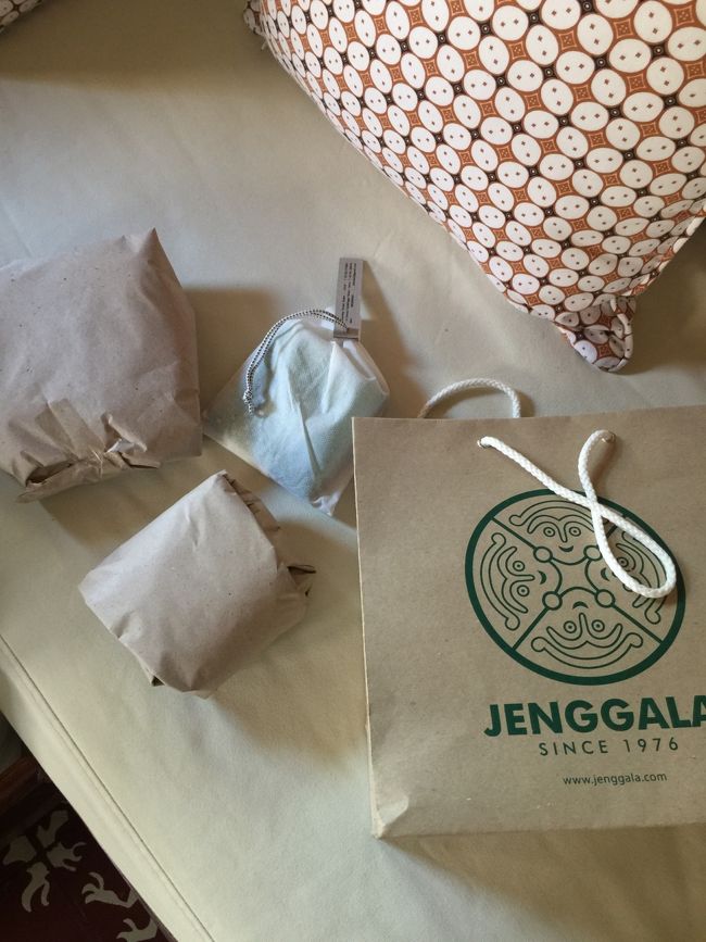 ジェンガラで　買ってしまう、、何故！？<br />サンフランシスコにもヒースって言う良い工房があるんです、、値段も　そっちのほうが安いくらいです、、ｗｗバリの生活する値段を考えるとジェンガラの値段は　ぼったくりじゃｗ