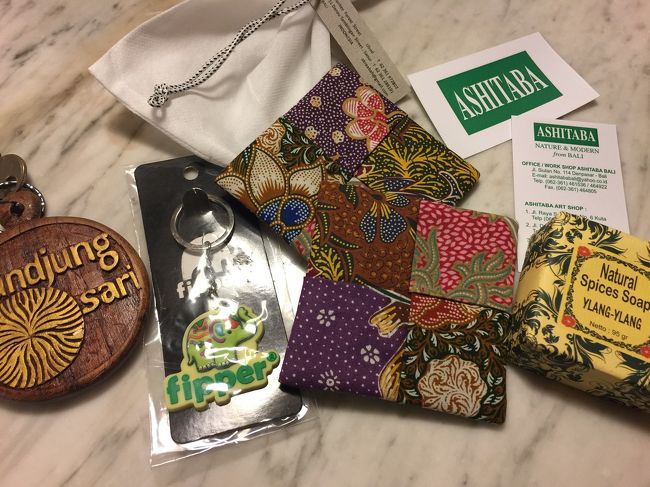 フィッパーズでもらった象のキィホルダァ、Akreaで買ったコースタァに、どこ？で買った？イランイランのソープ♪